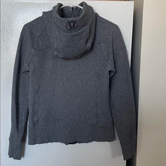 Lululemon Women’s Size 6 Gray Scuba Zip Up Hoodie Thumbholes Logo - Picture 10 of 10